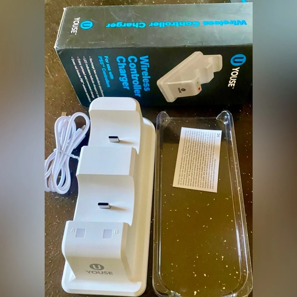 PS5 DUAL CONTROLLER CHARGER (2 AVAILABLE PRICE PER ITEM. Bundle 10% off